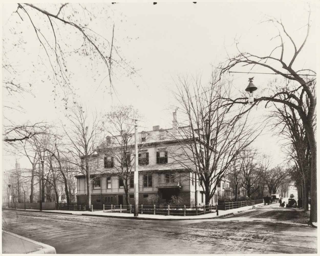 In 1850, Louis and Elizabeth Cary Agassiz moved to their home on 36 Quincy Street.