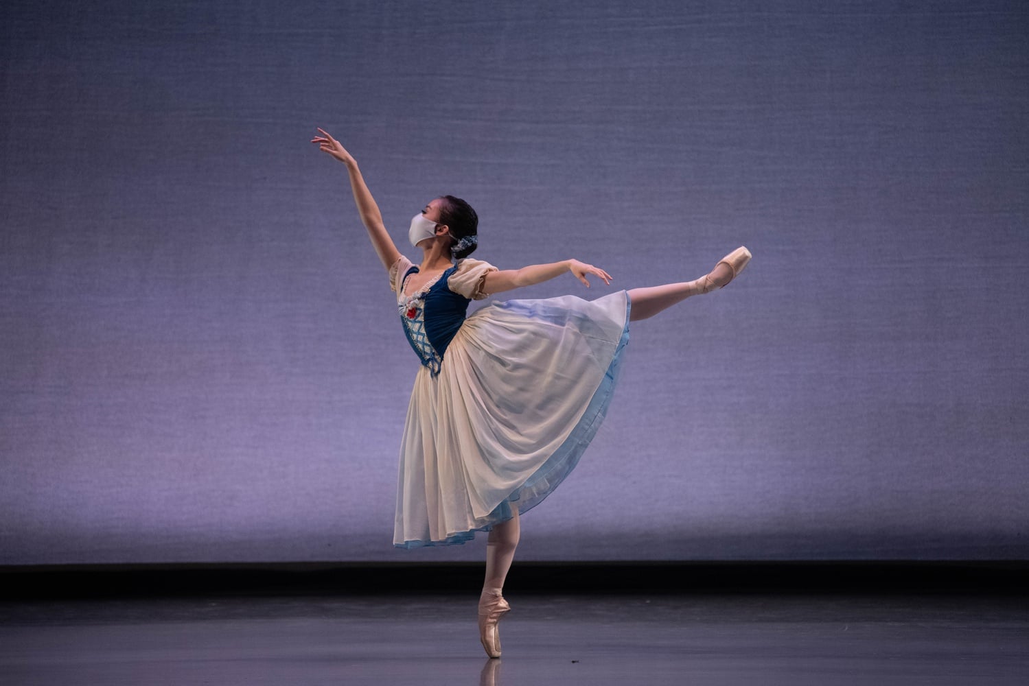 Soloist Chisako Oga in a variation from Giselle.