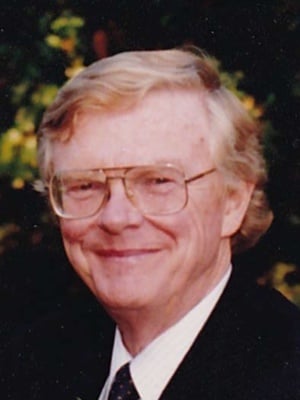 Cover image for Former Adams House Master and Astronomy Professor William Liller ’48, ‘Enamored With the Cosmos,’ Dies at 93