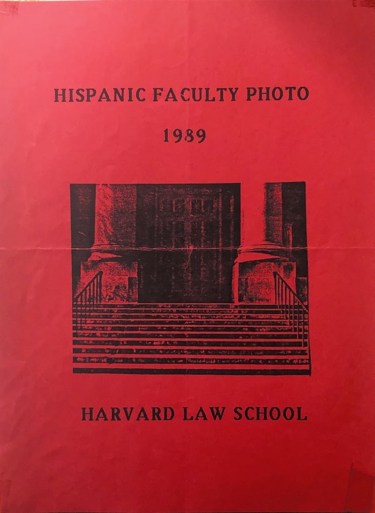 In 1989, La Alianza, a Latinx student organization at the Law School dedicated to Latinx issues, called attention to the lack of Hispanic faculty by recreating the annual Harvard Law faculty photo shoot on the steps of Langdell Library.