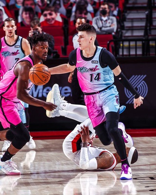 Cover image for Miami Heat Uniform