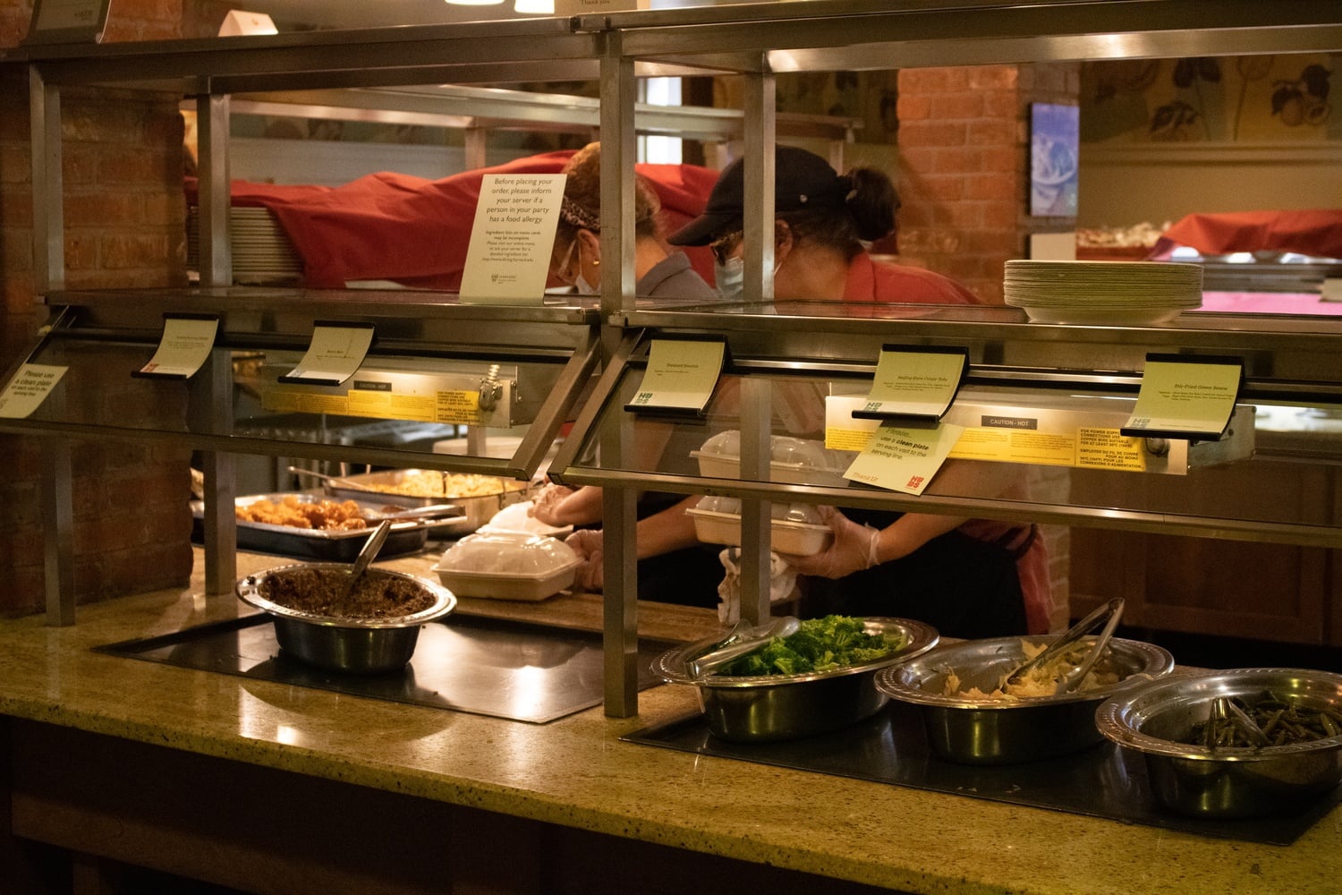 Harvard withdrew a proposed change to dining services workers' hours after the workers' union staunchly criticized the University's proposal.