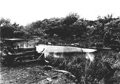 Cover image for Muddy Pond Bulldozer