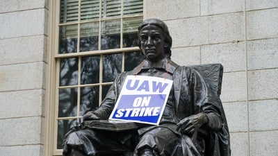 Cover image for In Photos: Harvard’s Graduate Student Union Goes on Strike, A Second Time