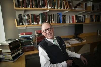 Cover image for Paul Farmer