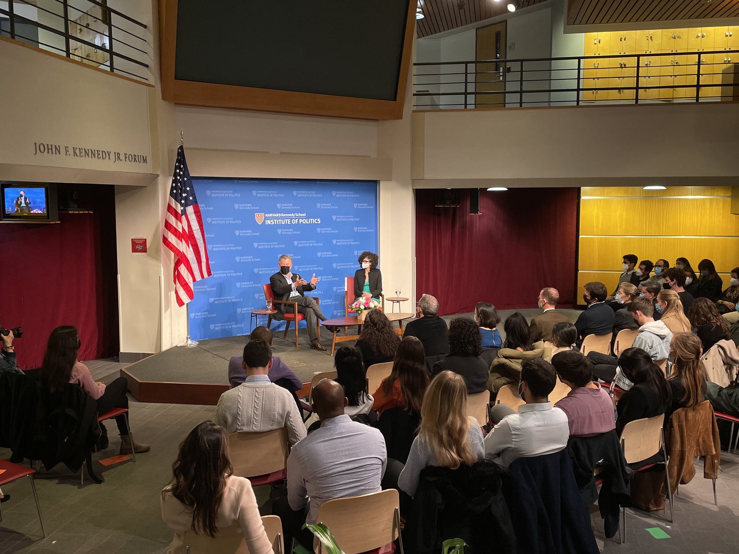 At Wednesday's IOP Forum, former Colombian President Juan Manuel Santos discussed democratic structural change and climate change with Kennedy School Assistant Professor of Public Policy Yanilda María González.