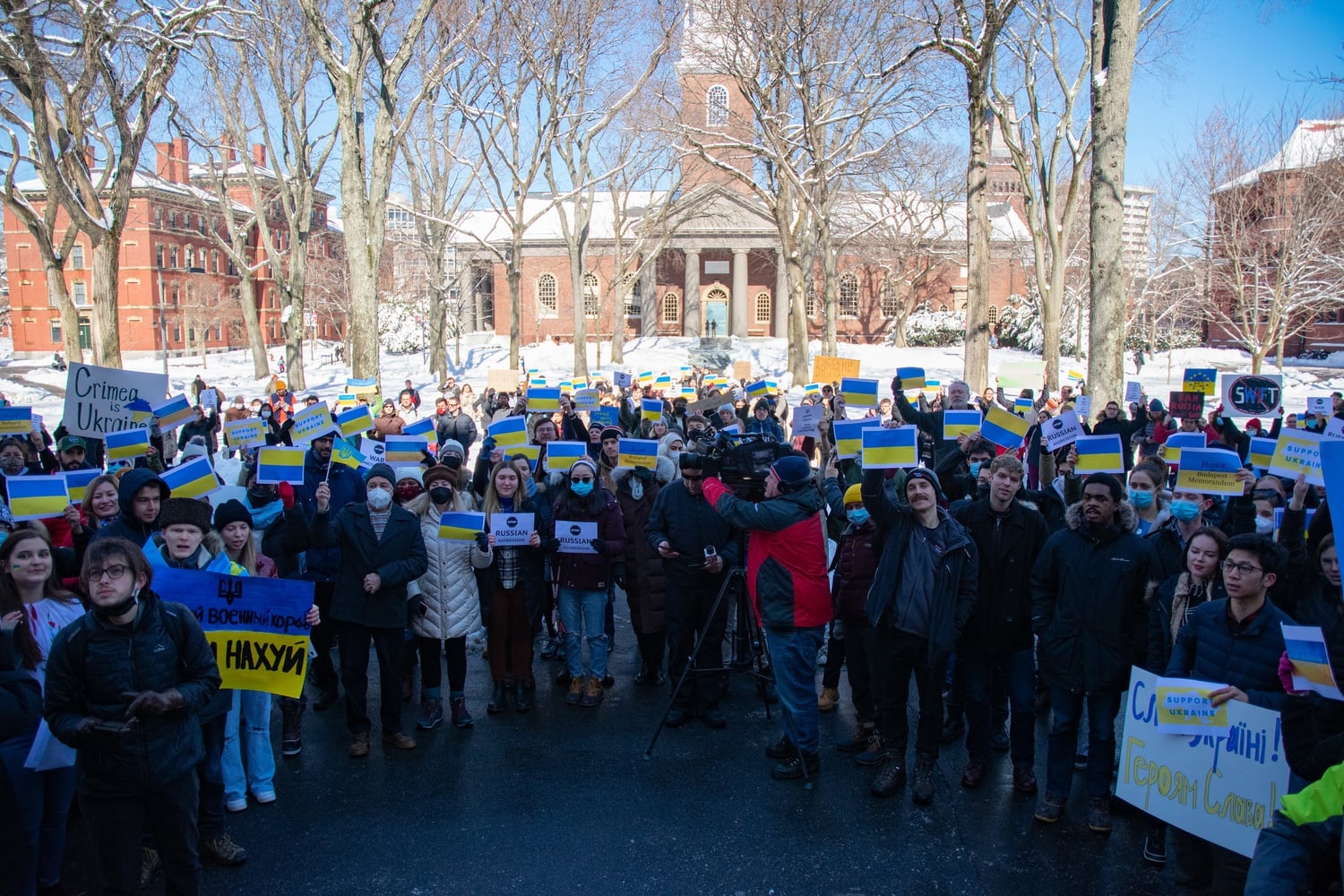 As Rockets Fly in Kyiv, Hundreds Rally for Ukraine in Harvard Yard ...