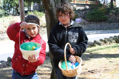 Cover image for Maya Easter Photo