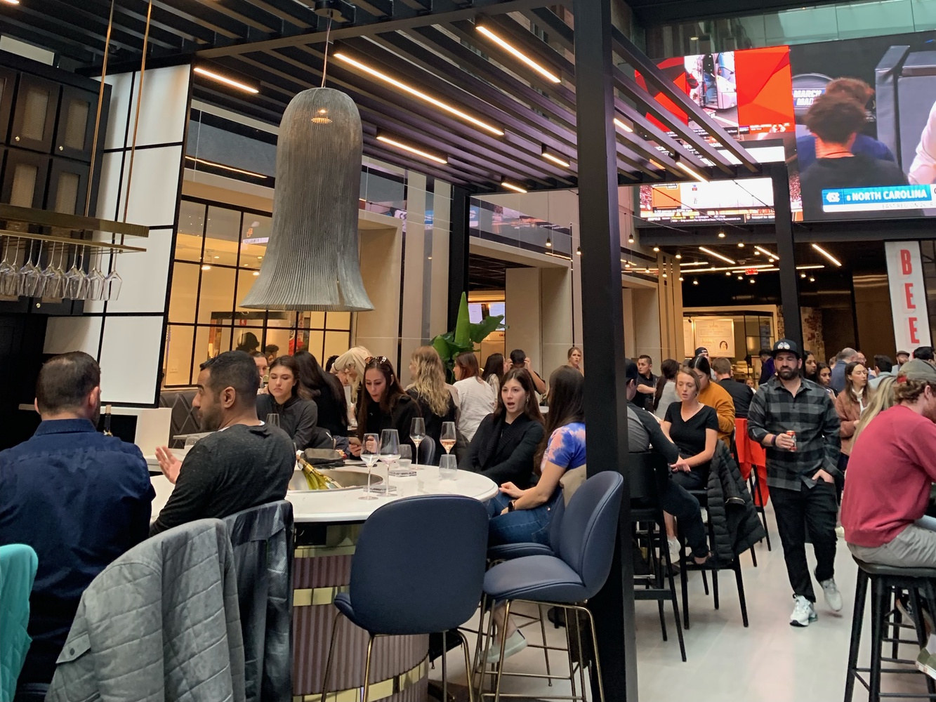 High Street Place Food Hall is Boston’s newest addition to this growing metropolitan fast-casual food scene.
