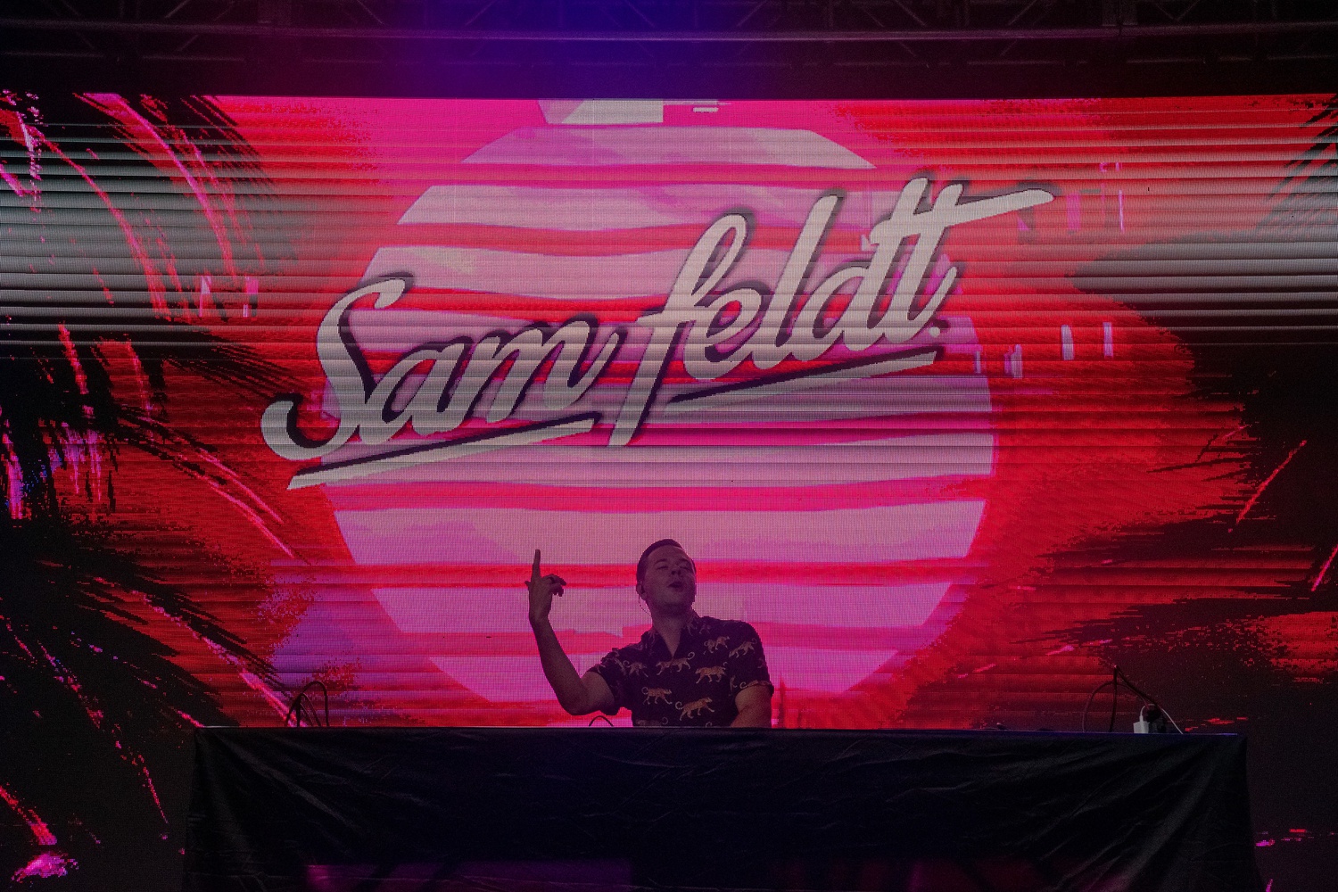Dutch DJ, Sam Feldt, acted as the celebrity opener performing a high energy EDM set to warm up the audience.