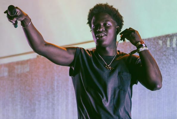Cover image for From Coachella: Daniel Caesar Provides a Silhouette of Beauty
