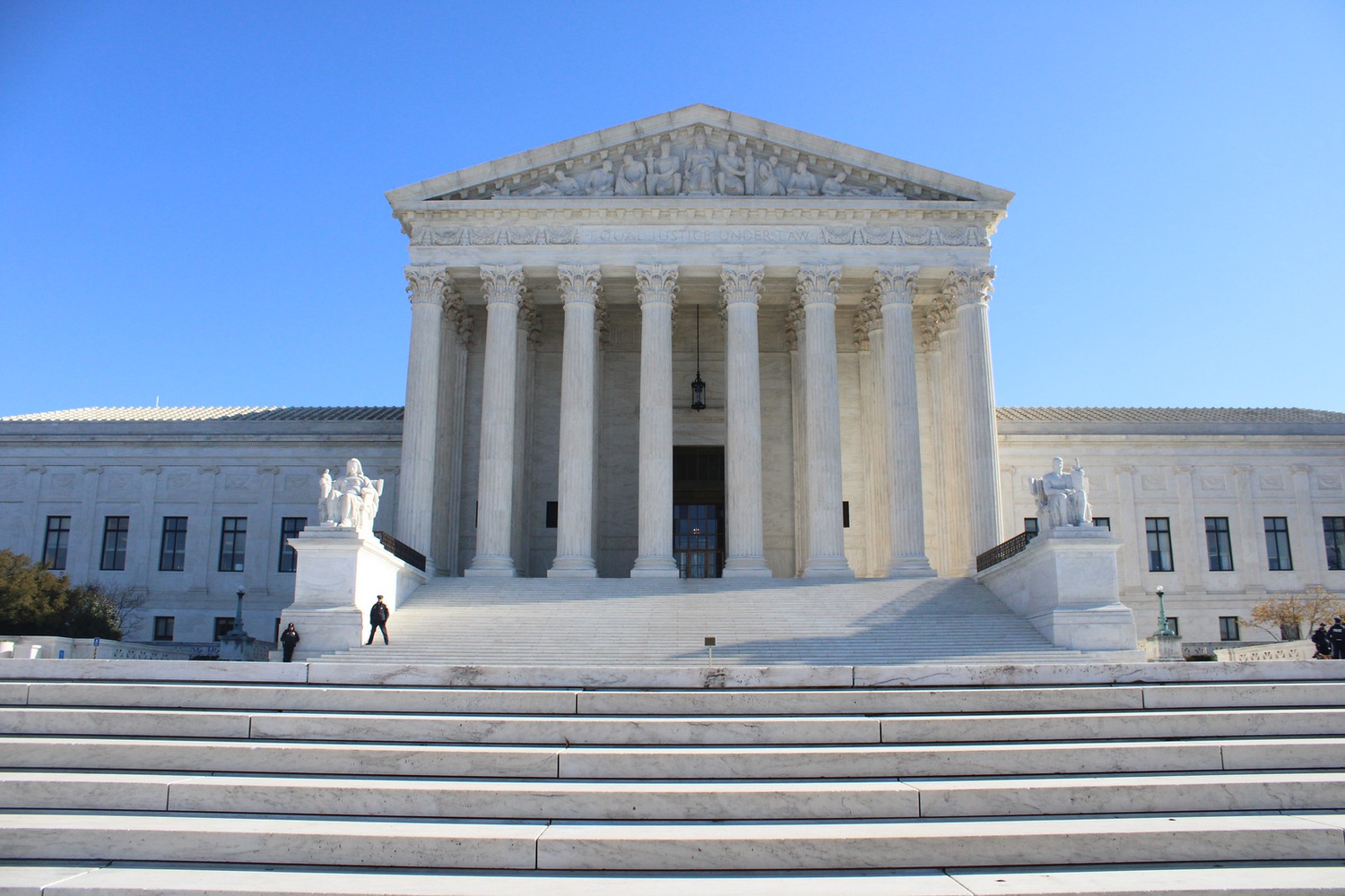 As the Harvard and University of North Carolina affirmative action cases loom, hundreds of American corporations and universities have filed amicus briefs asking the Supreme Court to uphold race-conscious admissions.