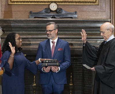 Cover image for Stephen Breyer with Ketanji Brown Jackson '92