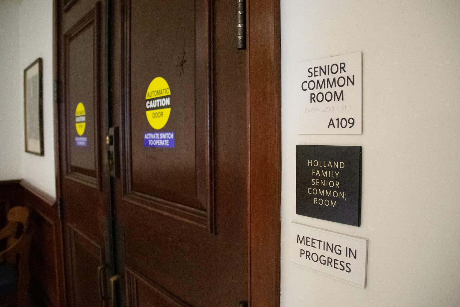 Leverett House's Senior Common Room.