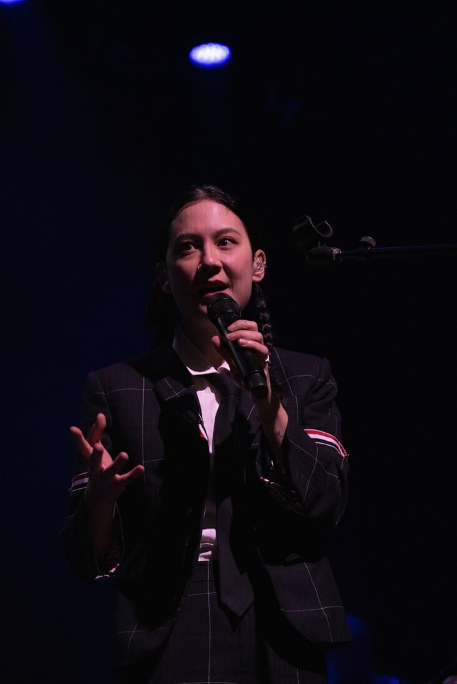 Zauner brought out a light-up gong, which she would hit enthusiastically on time with the music.