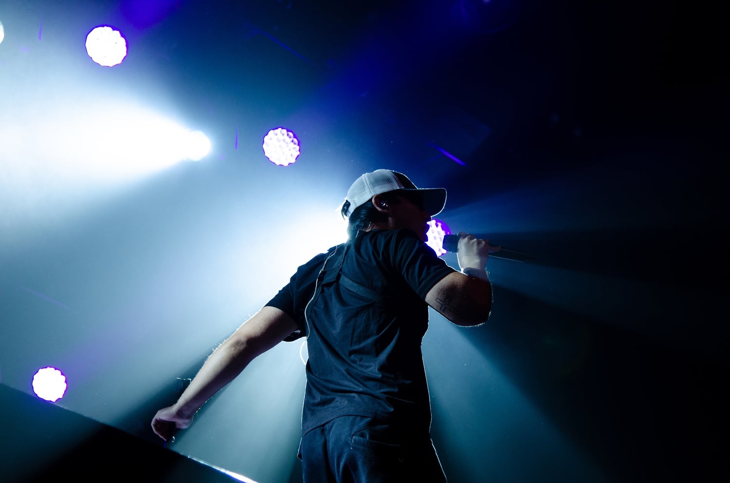 Joji brought a goofy energy to the room, putting on a show for his fans.