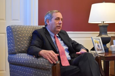Cover image for Bacow Says He Will Stay Out of Harvard’s Presidential Search Process