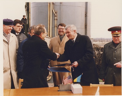 Cover image for Ash Carter Obiturary