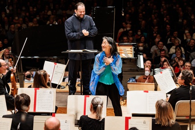 Cover image for Mitsuko Uchida Image