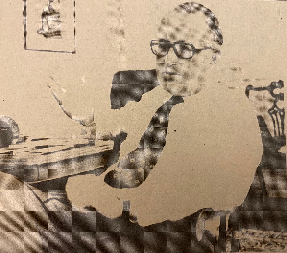 In December 1977, Rosovsky turned down an offer to assume the top post at Yale University.