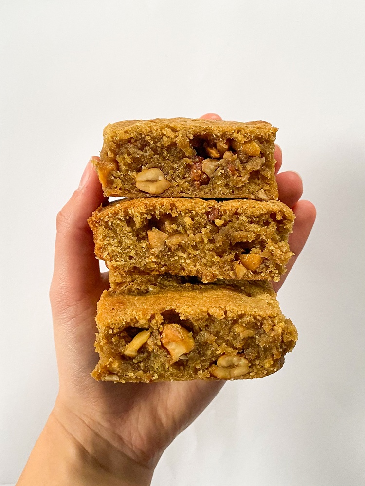 The Harvard Crimson Arts board thought that Claire Saffitz's salty cashew blondies were delicious.