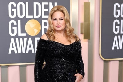 Cover image for Jennifer Coolidge Courtesy