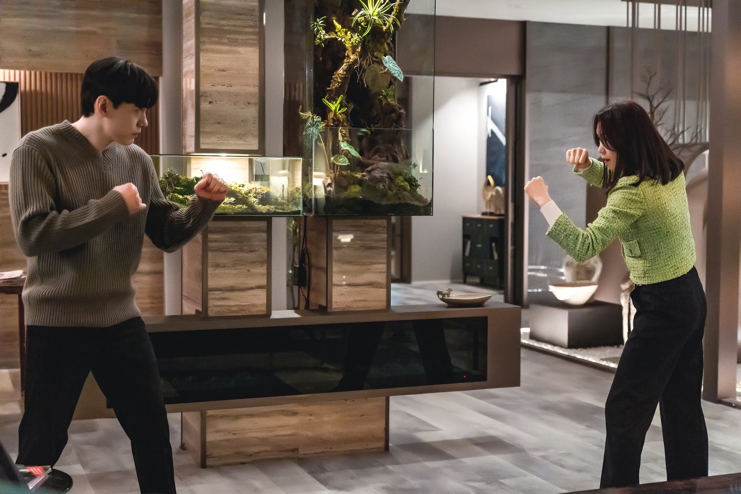Still from Netflix's "Love to Hate You."
