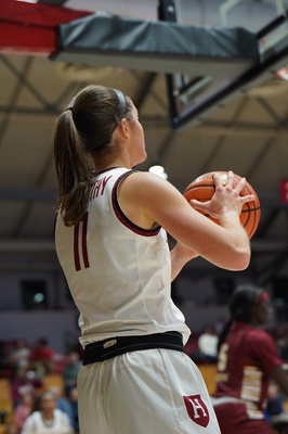 Cover image for One Week, Three Big Games as Harvard Women’s Basketball Tunes Up for Tournament Time