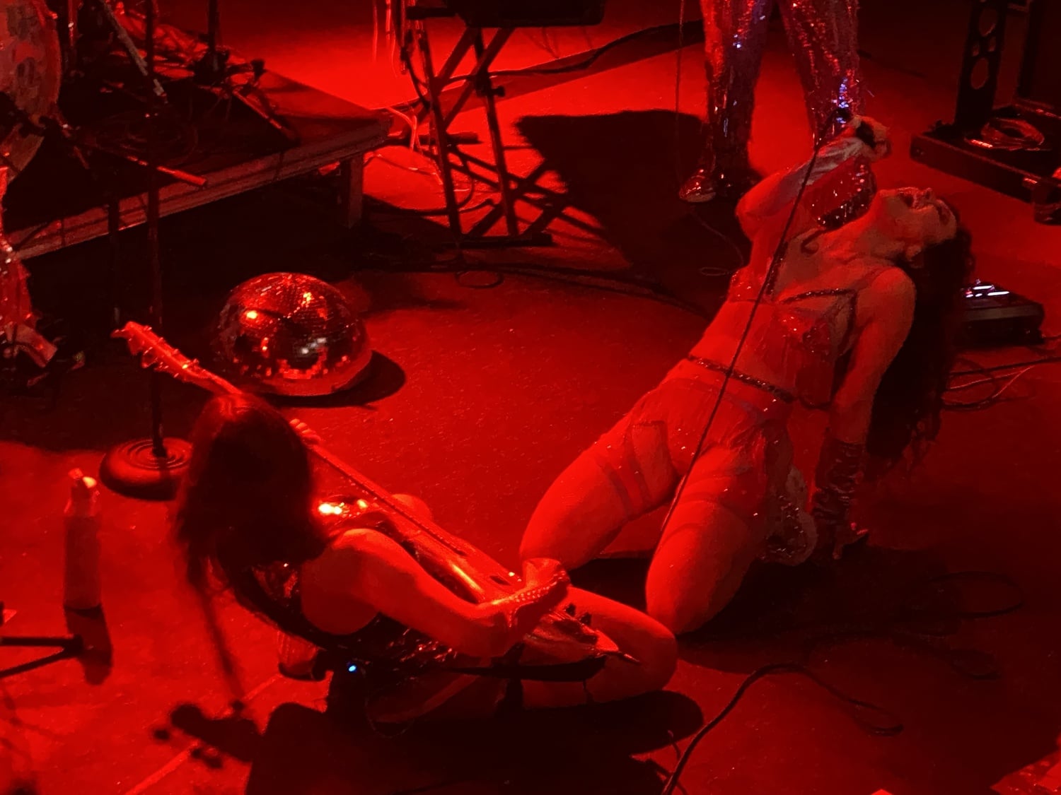 Chappell Roan and bassist Aubrey Harris perform "My Kink is Karma."