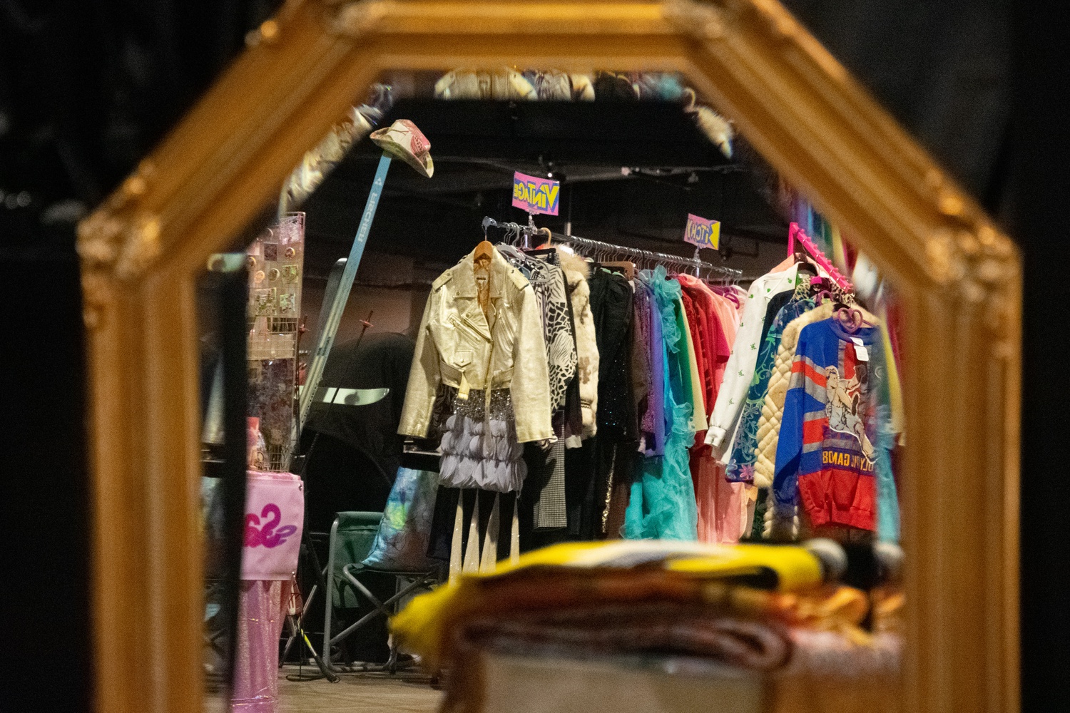 True vintage markets tend to only take items 20 years and older, putting up a barrier for contemporary creators. Gifford and Robertson chose the name "Retromania" because the term “retro” encompasses a wider range of pieces.