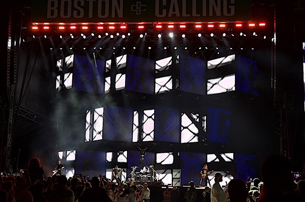 Cover image for From Boston Calling 2022: Metallica Can’t Wait To Come Back