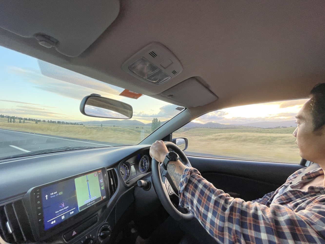 Nick driving the beloved Suzuki from Sydney to Thredbo.