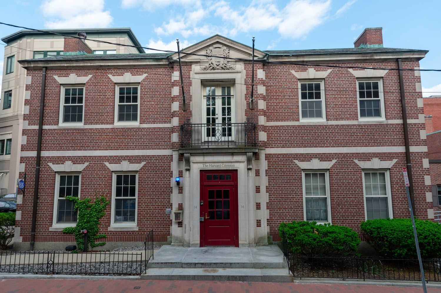 The Crimson's building at 14 Plympton St.