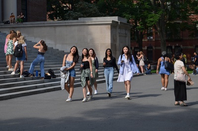 Cover image for ‘Great to Be Back’: Harvard Undergrads Flock Into Classrooms for First Day of Fall Classes