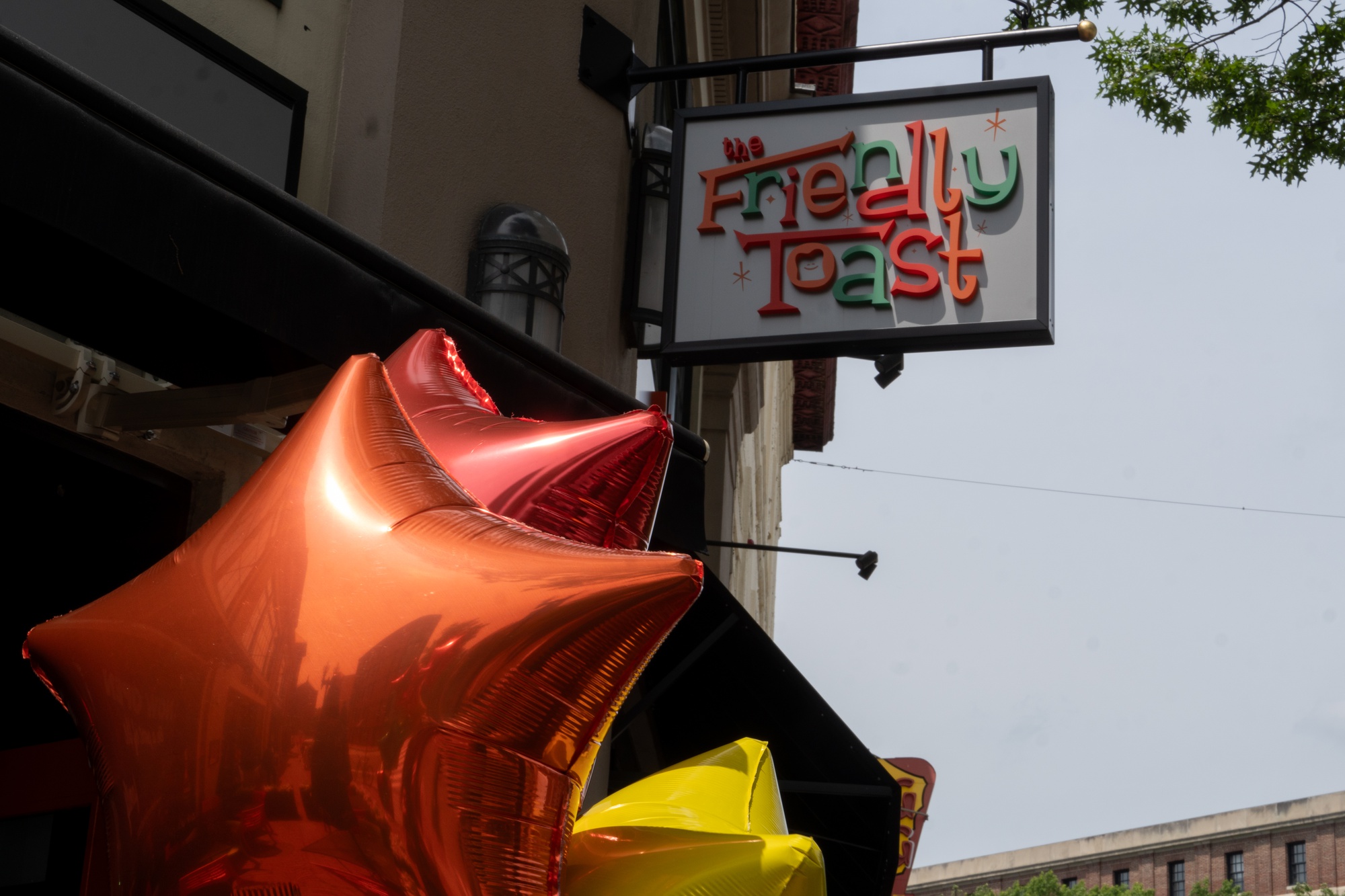Friendly Toast Lands Butter Side Up In Harvard Square | News | The ...