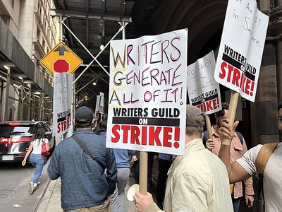 Cover image for Writers' strike