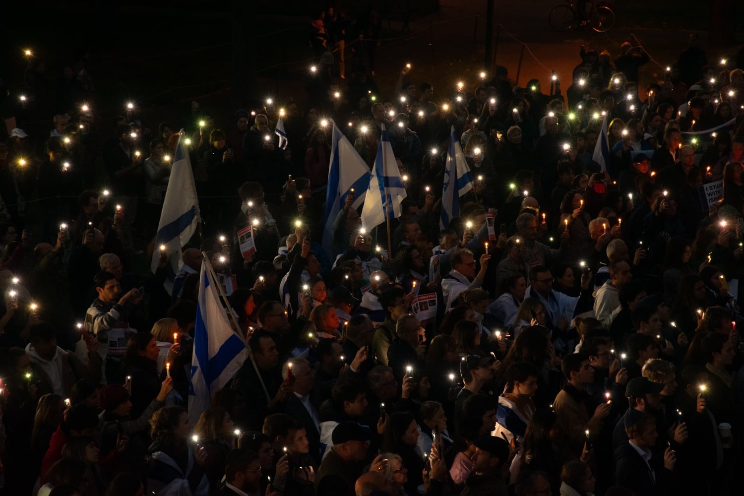 On Oct. 15, more than 1,000 people gathered by the steps of Widener Library for a vigil to stand in solidarity with Israel and mourn the civilian deaths of the Oct. 7 attack by the Islamist militant group Hamas.