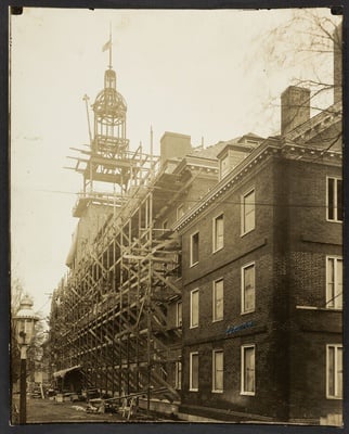 Cover image for Lowell House Under Construction