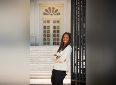 Cover image for Sarah E. Lewis '01