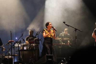 Cover image for Battling Stereotypes: Letting International Media Share the Stage
