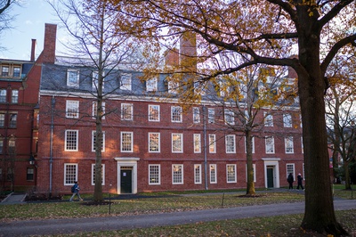 Cover image for Harvard President Garber, Provost Manning Keep Top Advisers in Staff Reshuffle