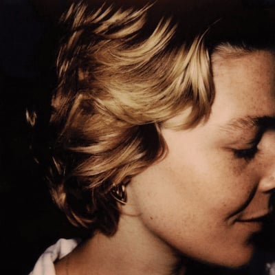 Cover image for ‘Don’t Forget Me’ Single Review: Love and Longing for Youth