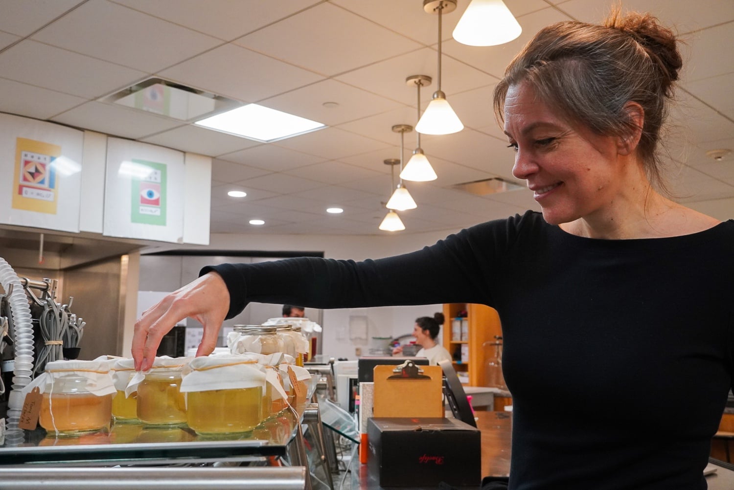 Pia M. Sörenson, Senior Preceptor in Chemical Engineering and Applied Materials, teaches Eng Sci 24, a class exploring the science behind fermentation.