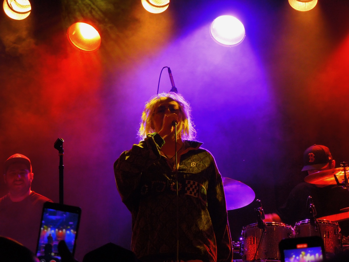This atmosphere was fueled by dynamic lighting, coherent sound, and high energy from the performers.