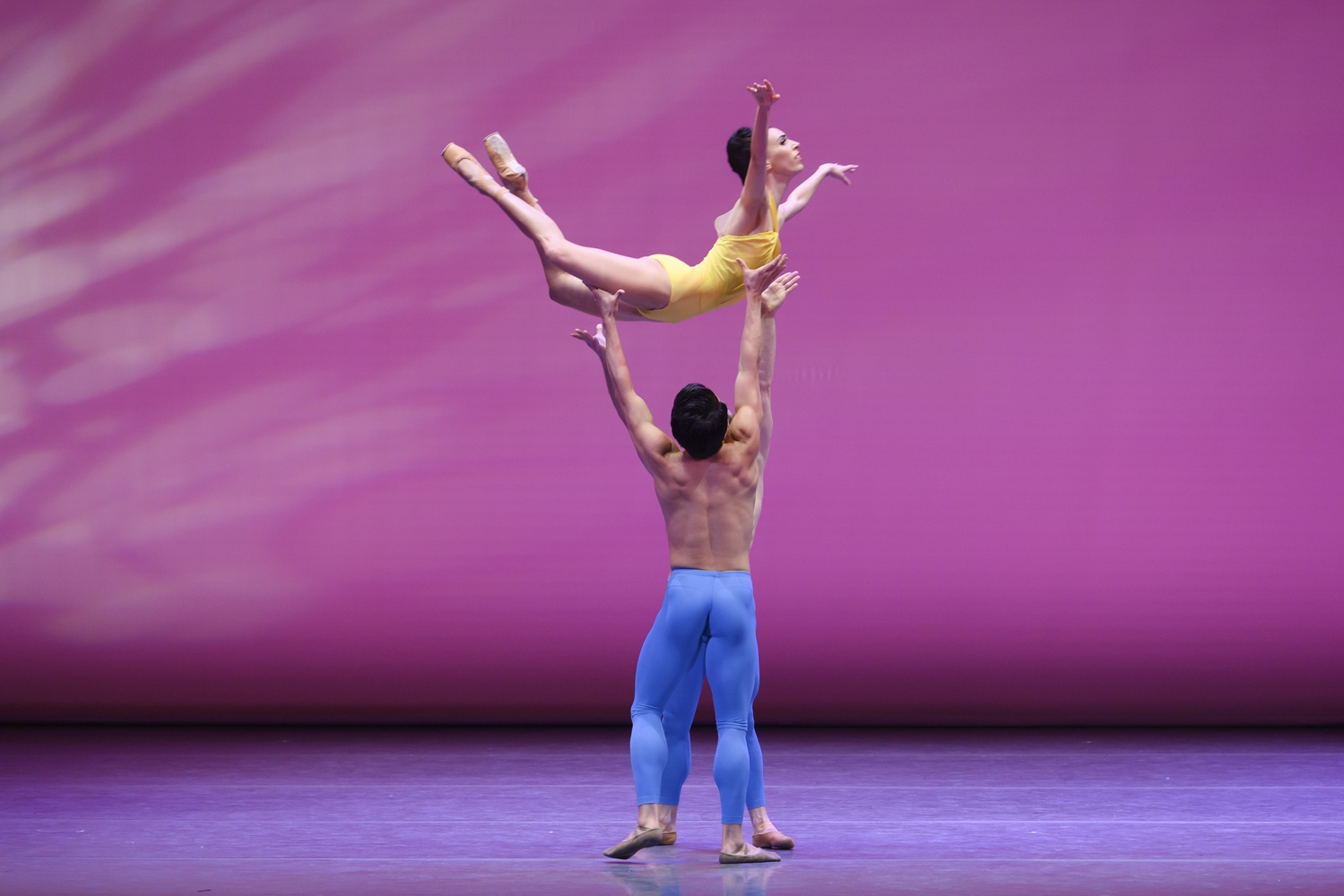 María Álvarez and Boston Ballet in Helen Pickett's Petal.