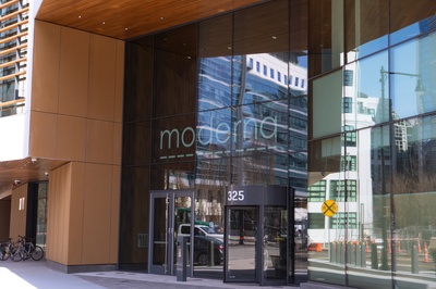 Cover image for New Moderna Building