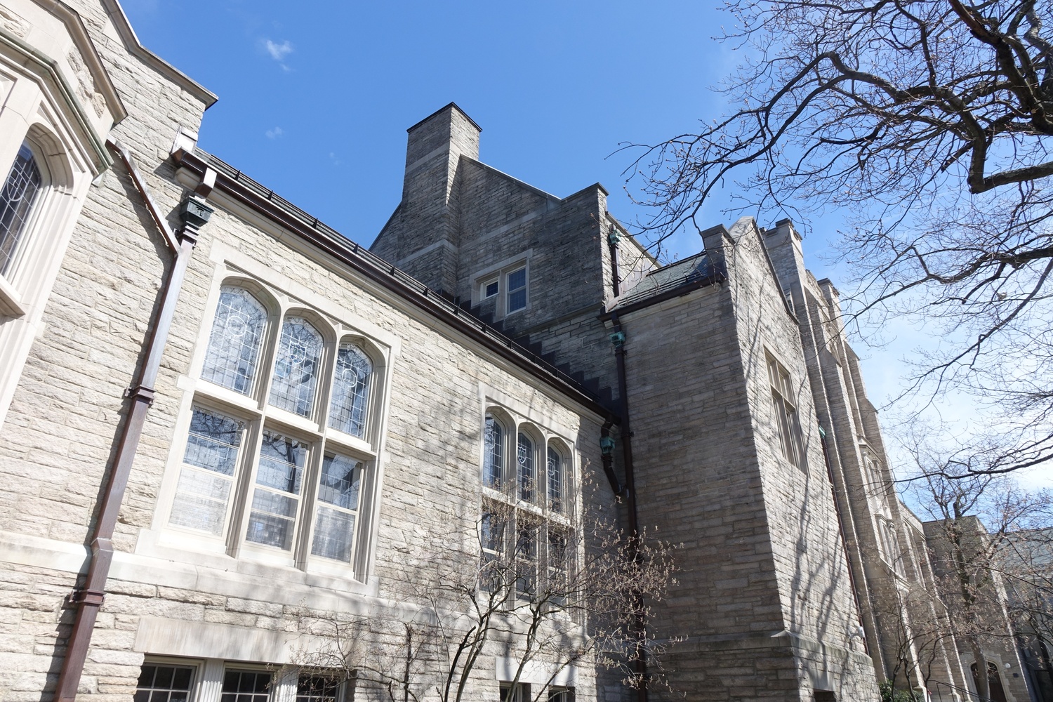 Jefferey A. Breau, an MDiv candidate who works in psychedelic chaplaincy and helped found the Death Cafe, explained that “it was really out of a recognition that there was a hunger for open conversations about death and dying.”