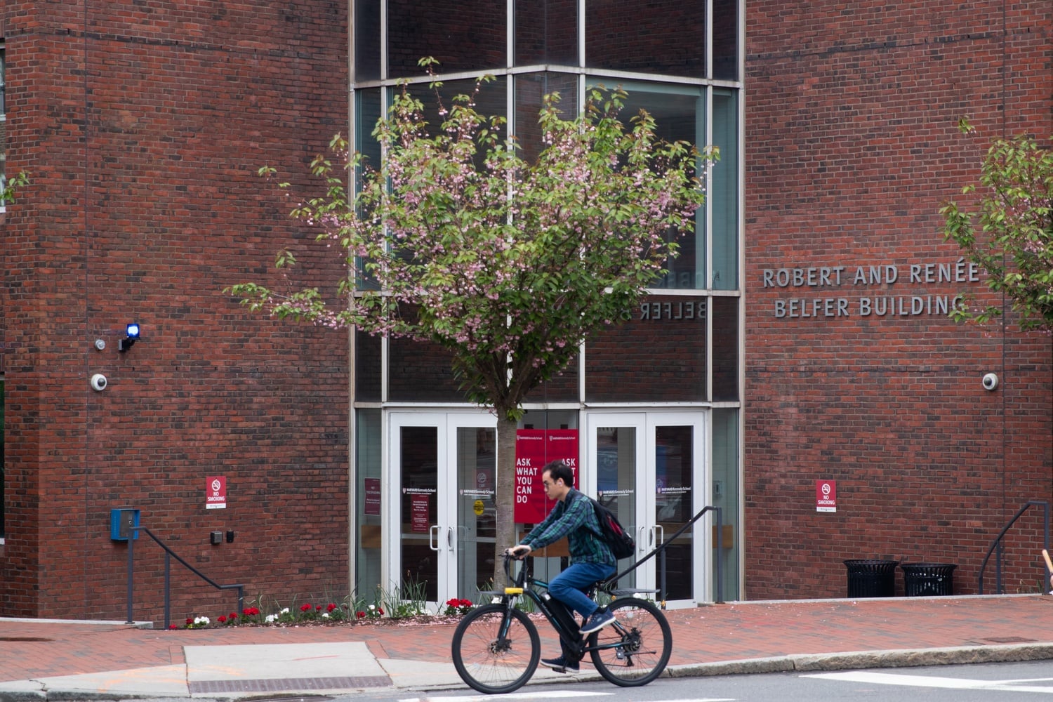 National security experts at Harvard Kennedy School said the mistaken leak of military plans to journalist Jeffrey Goldberg over Signal would have cost officials their jobs under other administrations.