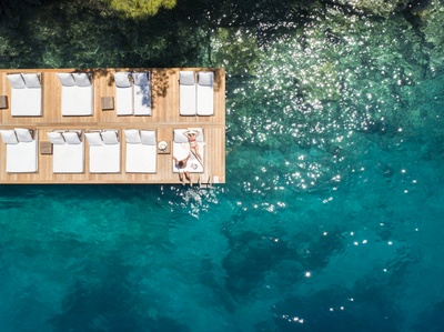 Cover image for Hillside Beach Club: An Escape to Paradise