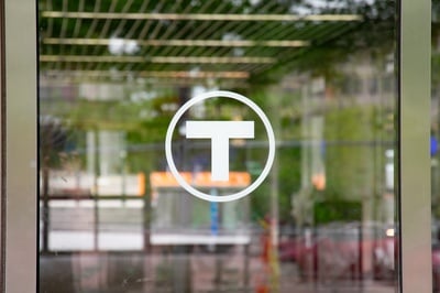 Cover image for Green Line Derails Near Lechmere Station, Injures 6
